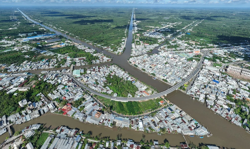 TP Ngã Bảy: Điểm Chốt Giao Thông Thủy của Bảy Dòng Sông Miền Tây