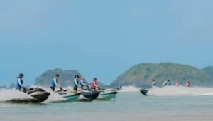 Hơn 40 Vận Động Viên Quốc Tế Tập Huấn Cho Show Thể Thao Mạo Hiểm Tại Cát Bà
