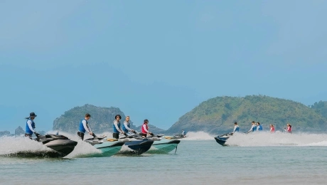 Hơn 40 Vận Động Viên Quốc Tế Tập Huấn Cho Show Thể Thao Mạo Hiểm Tại Cát Bà