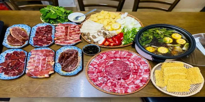 Nồi lẩu bò tươi sôi sục siêu hấp dẫn